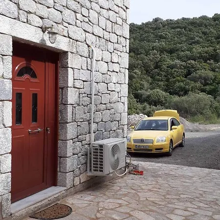 Porto τριόροφος μανιάτικος πύργος με βραχυχρόνια μίσθωσης καψοκολης προκοπιος 度假居 *