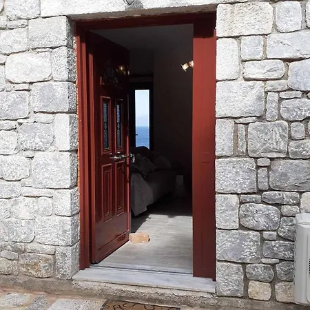 Porto τριόροφος μανιάτικος πύργος με βραχυχρόνια μίσθωσης καψοκολης προκοπιος Сasa de vacaciones Ageranos