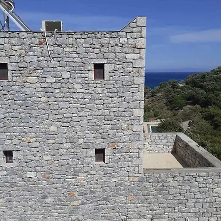 Сasa de vacaciones Porto τριόροφος μανιάτικος πύργος με βραχυχρόνια μίσθωσης καψοκολης προκοπιος