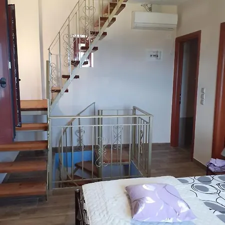 Porto τριόροφος μανιάτικος πύργος με βραχυχρόνια μίσθωσης καψοκολης προκοπιος Ageranos