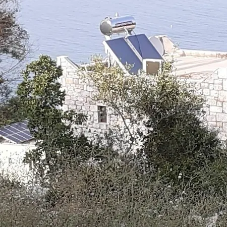 Porto τριόροφος μανιάτικος πύργος με βραχυχρόνια μίσθωσης καψοκολης προκοπιος Сasa de vacaciones *